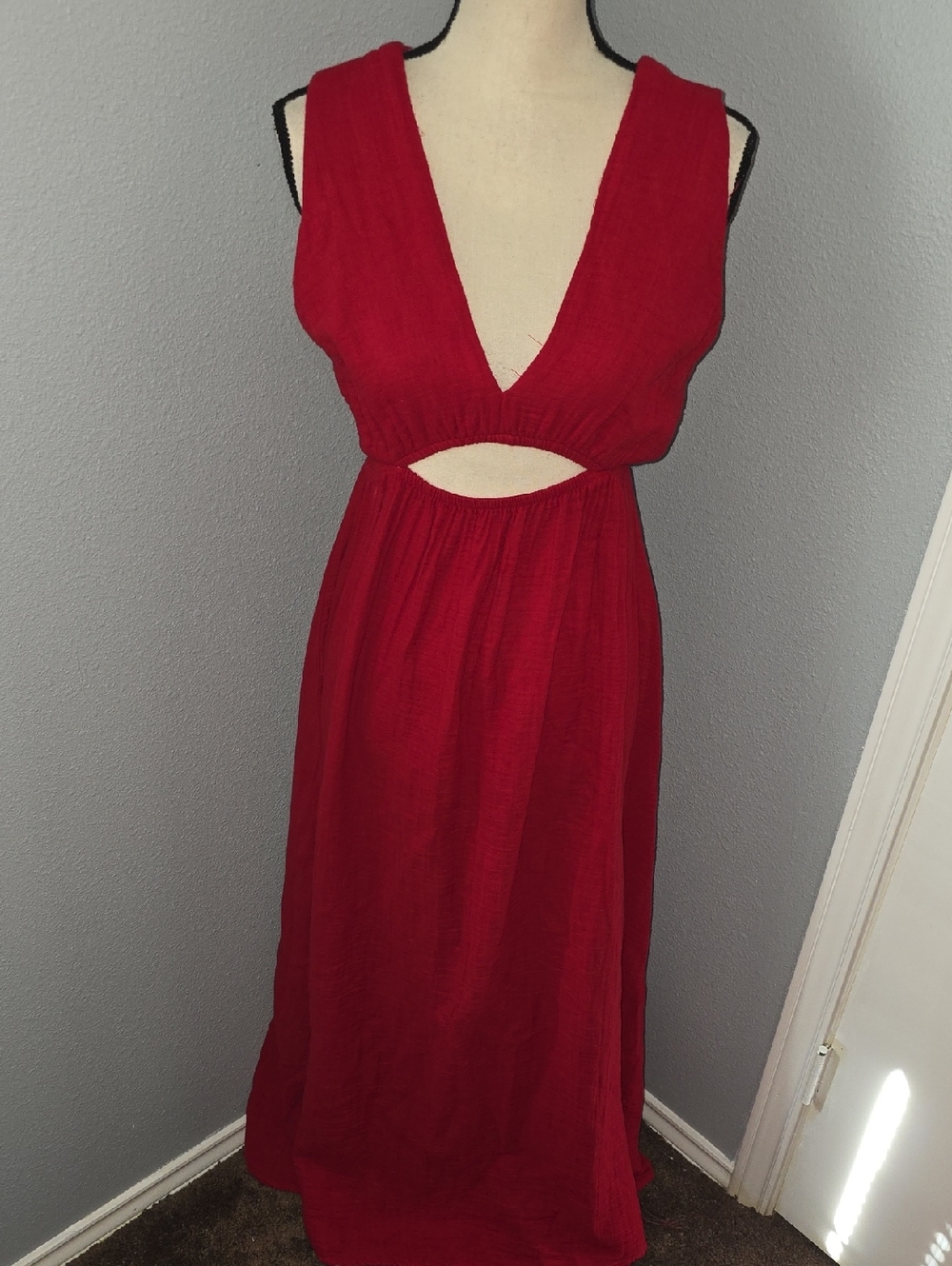 Sleeveless Red V-Neck Gauze Maxi Dress with Midriff Cutout Sz 6